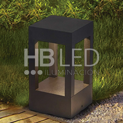 Apliqué Piso LED Cuadrado Exterior 20cm Negro 7W Cálido (SKU:36079) https://www.hbled.cl/wp-content/uploads/2024/10/36079-5.jpg