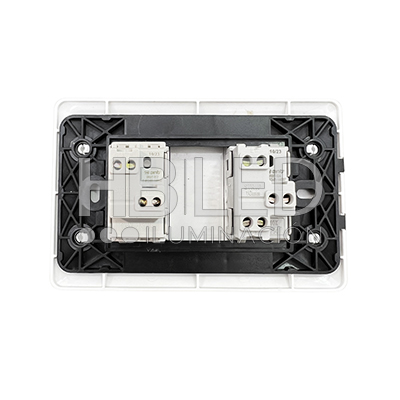 Pack 10 Tomacorriente Simple 10A 250V + Interruptor Simple 9/12 10A 250V Blanco (SKU:36093-10) https://www.hbled.cl/wp-content/uploads/2024/10/36093-sello-2.jpg