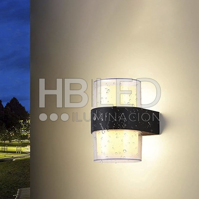 Apliqué de Pared LED Exterior Cilindro 10W Cálido (SKU:36139) https://www.hbled.cl/wp-content/uploads/2024/10/36139-6-sello.jpg