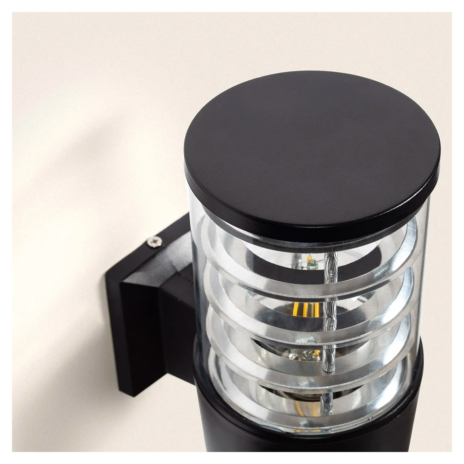 Aplique Espiral Simple Porta E-27 Negro Incluye Ampolleta (SKU:36197-C-36197-F) https://www.hbled.cl/wp-content/uploads/2024/10/36197-2.jpg