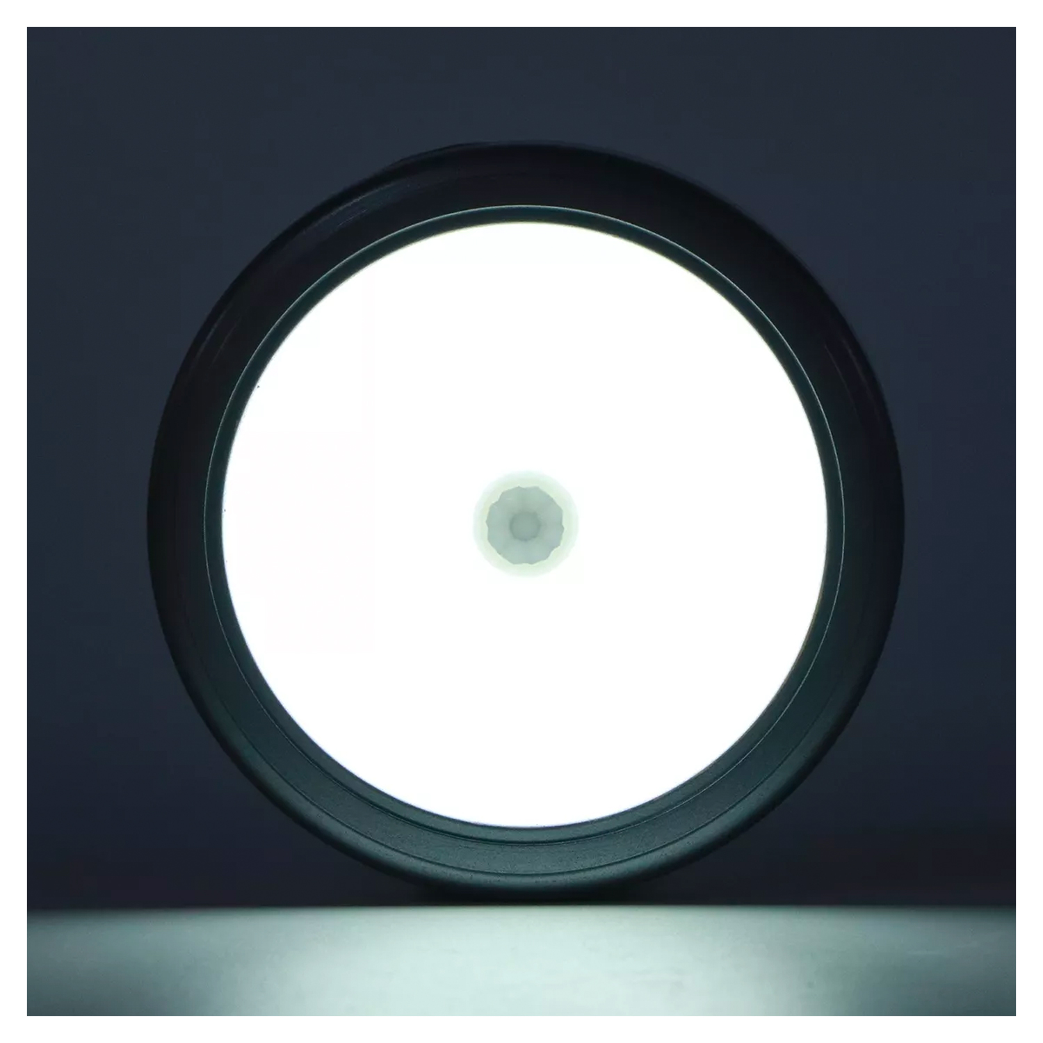 Panel Redondo LED ECO Sobrepuesto Negro Con Sensor 18W (SKU:36308-36309-36310) https://www.hbled.cl/wp-content/uploads/2024/10/36311-36312-36313-36308-36309-36310-4-1.jpg