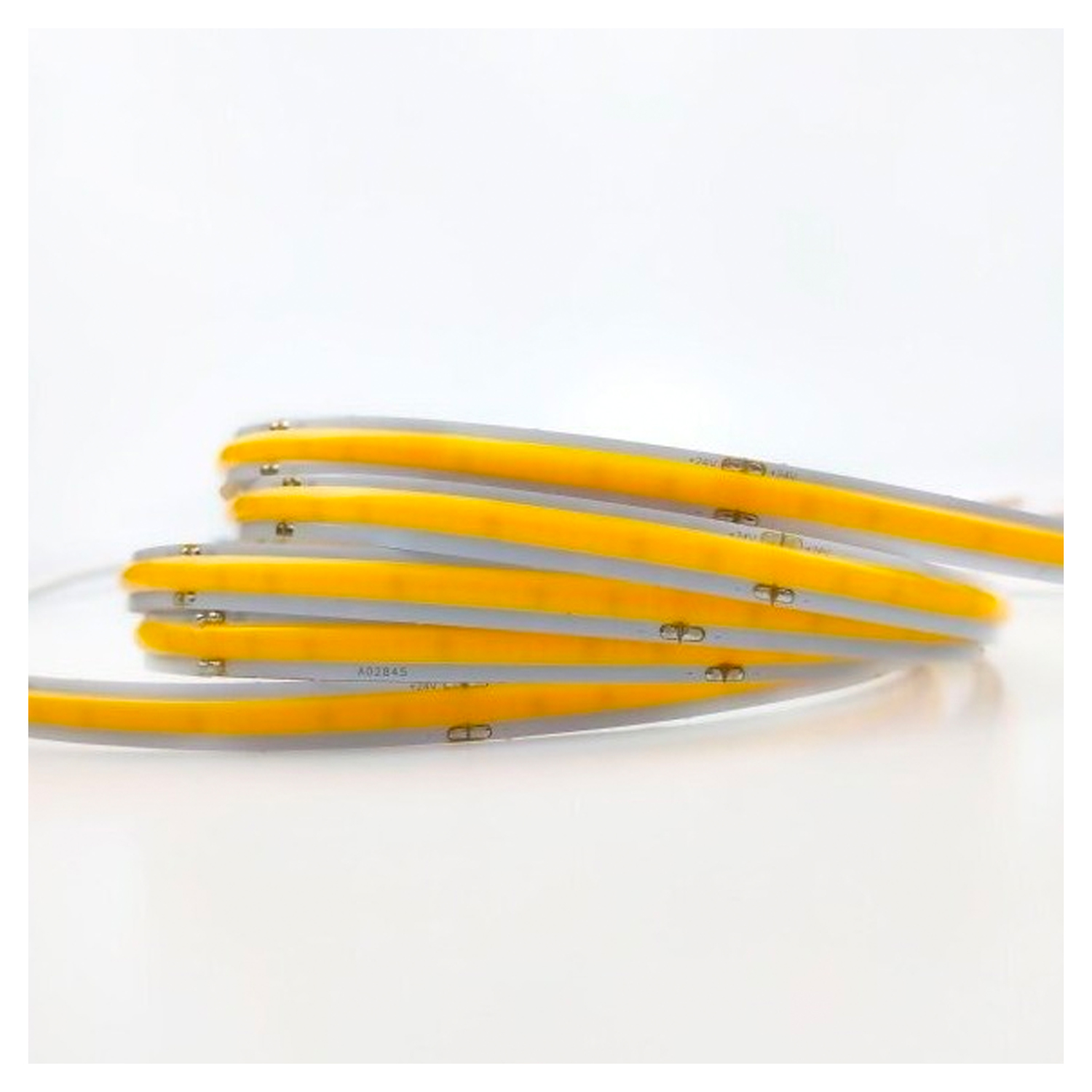 Cinta LED COB 12V 320LEDS 9.5W/M 5M  (SKU: 36319-36318-36320) https://www.hbled.cl/wp-content/uploads/2024/10/36320-36319-36318-6.jpg
