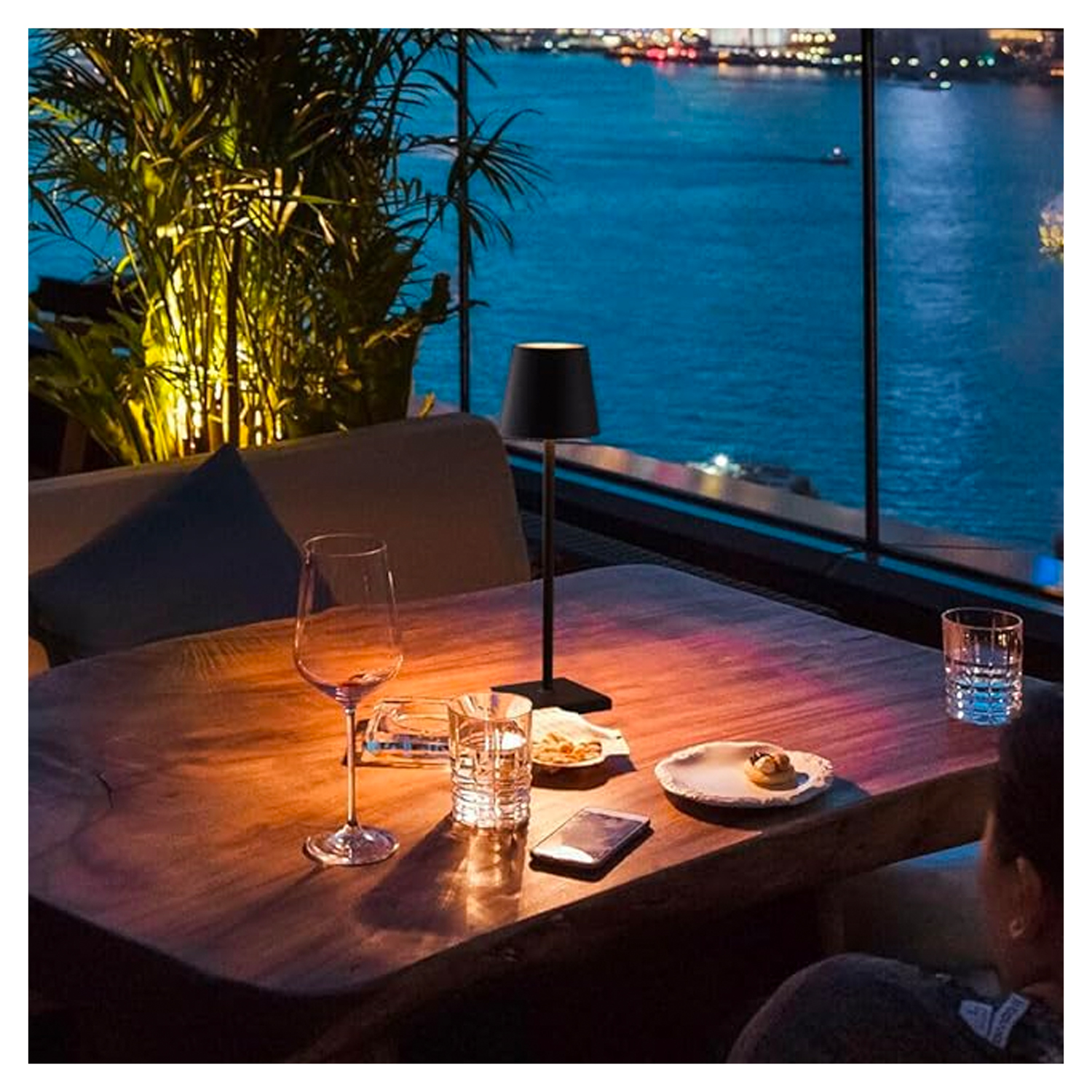 Lampara de Mesa LED táctil, inalámbrica y recargable (SKU:36349-36348-36350) https://www.hbled.cl/wp-content/uploads/2024/10/36348-41.jpg