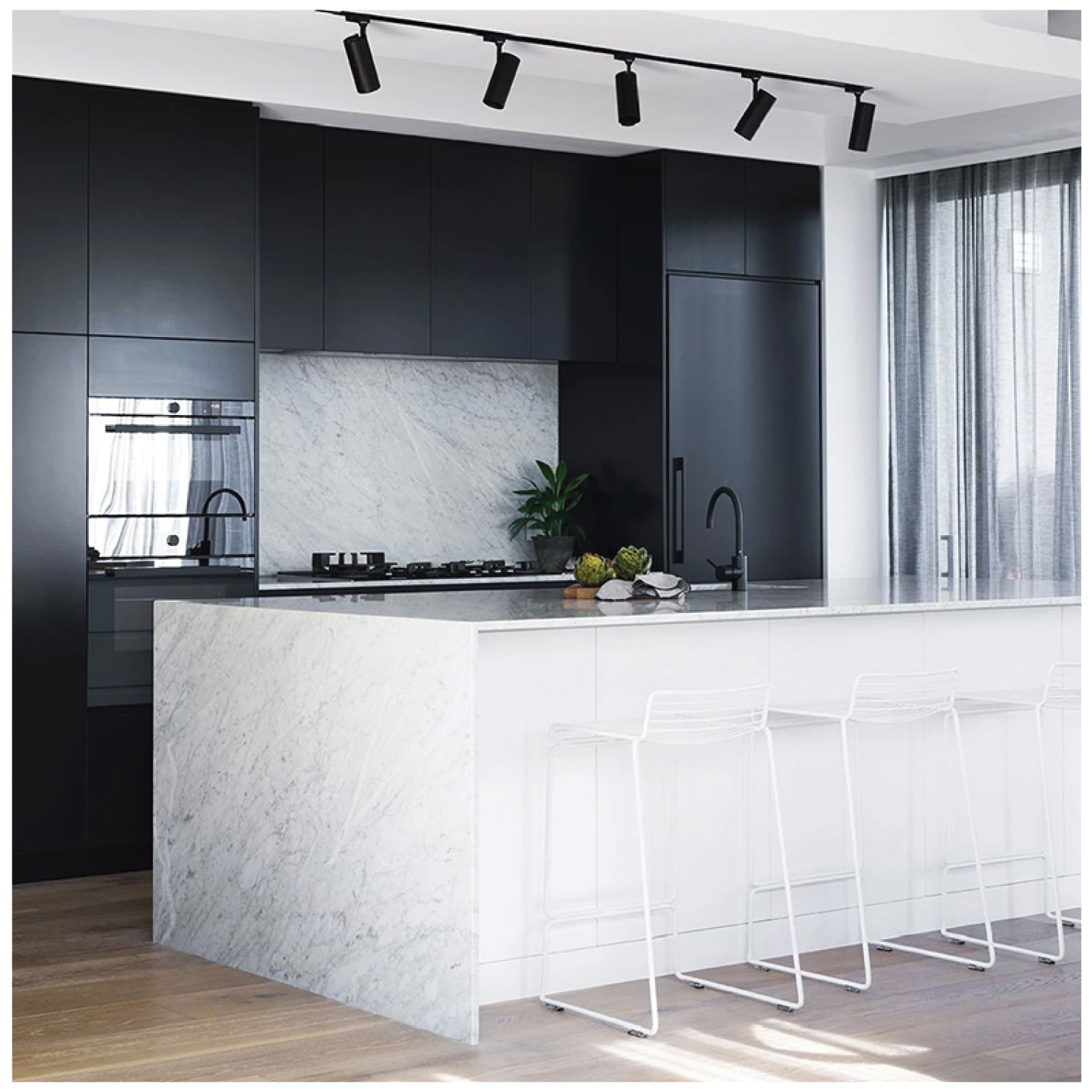 Foco Decorativo para Riel Monofásico GU10 «Aquila II» (SKU:74490111-74500112) https://www.hbled.cl/wp-content/uploads/2024/10/74500112-3.jpg