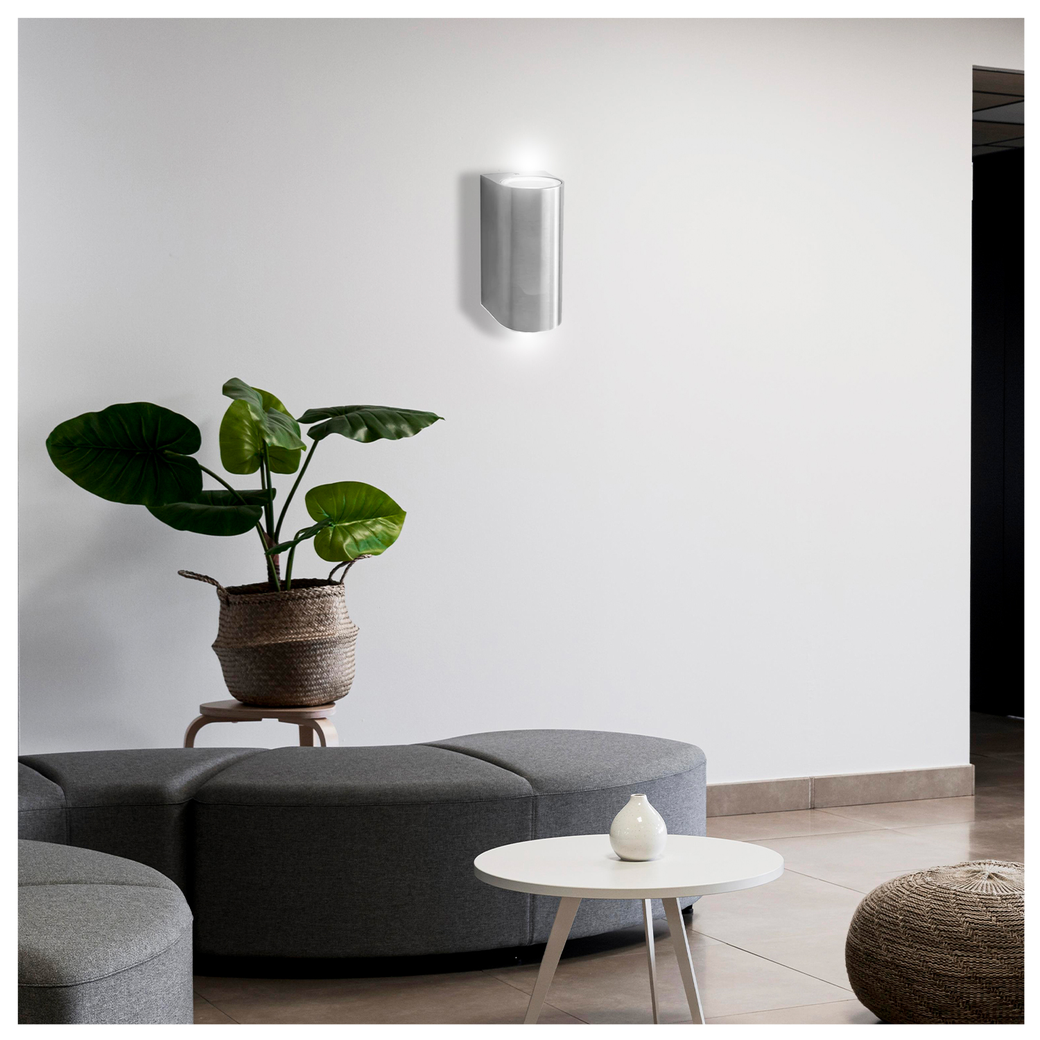 Aplique LED Exterior «Nightingale» Acero Philips Incluye Ampolletas https://www.hbled.cl/wp-content/uploads/2024/10/PH-915000131103-9.jpg