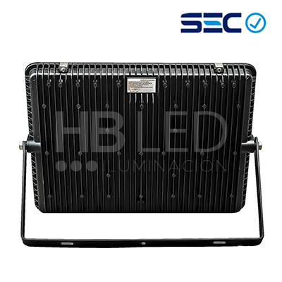Foco Proyector De Área LED Telco Flat Pro 300W (SKU:30600300) https://www.hbled.cl/wp-content/uploads/2024/10/Proyector-Telco-Flat-Pro-LED-300W-3-1.jpg