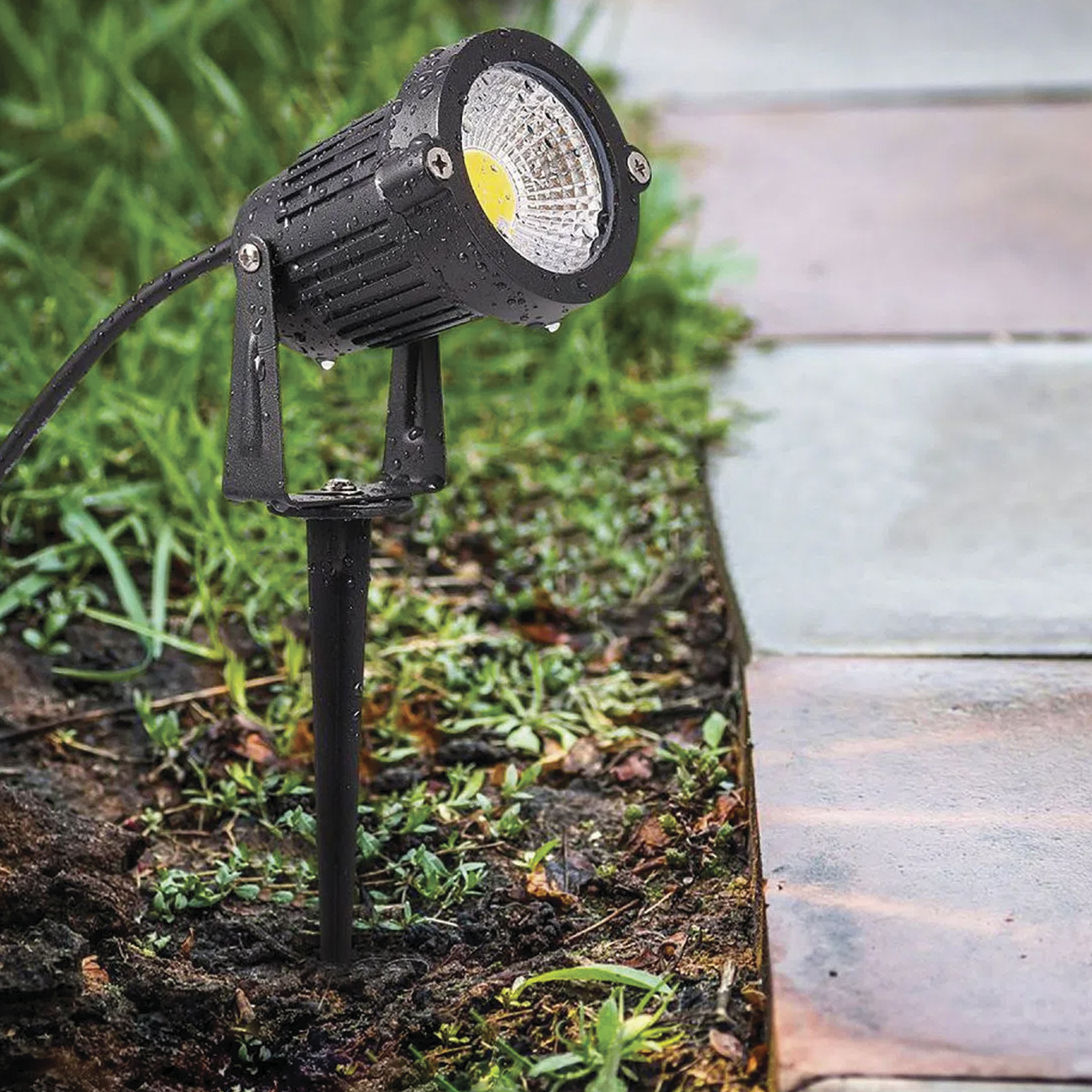 Foco LED Estaca Jardín 5W Luz Azul https://www.hbled.cl/wp-content/uploads/2025/04/10733-5.jpeg