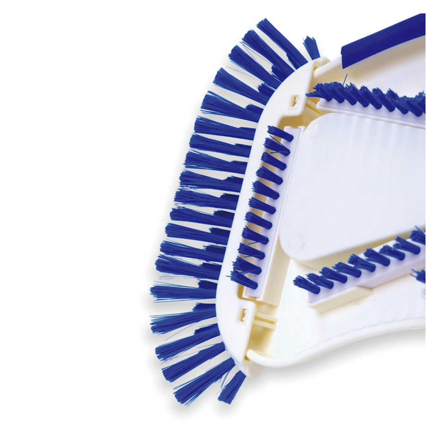 Cepillo Limpia Fondo Piscina Media Luna 35cm Plástico (SKU:109228) https://www.hbled.cl/wp-content/uploads/2025/04/109228-4-1.jpg