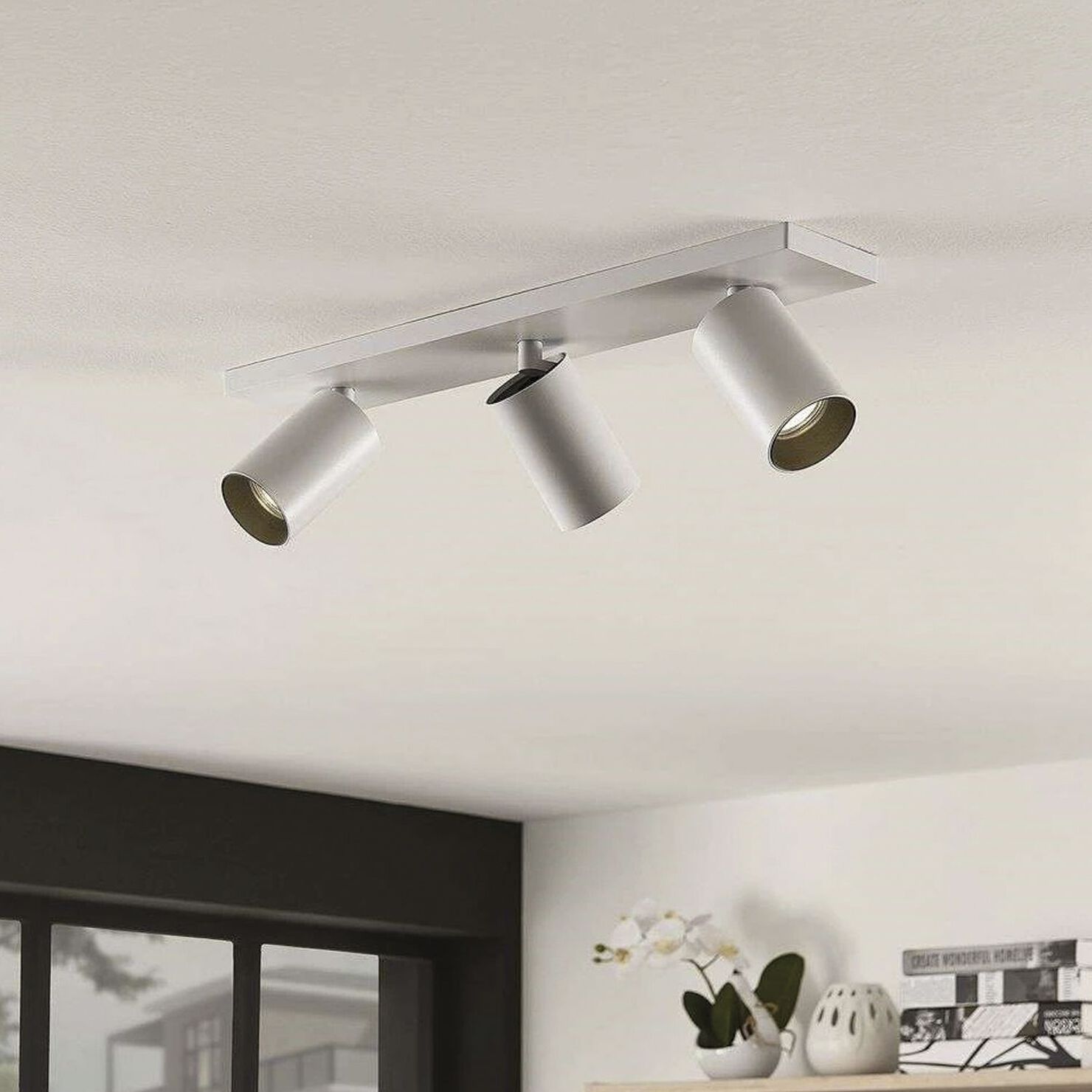 Foco Spotlight Blanco 3x Con Ampolleta 5,5W GU-10 M https://www.hbled.cl/wp-content/uploads/2025/04/3002336PGC-3002336PGF-7.jpeg