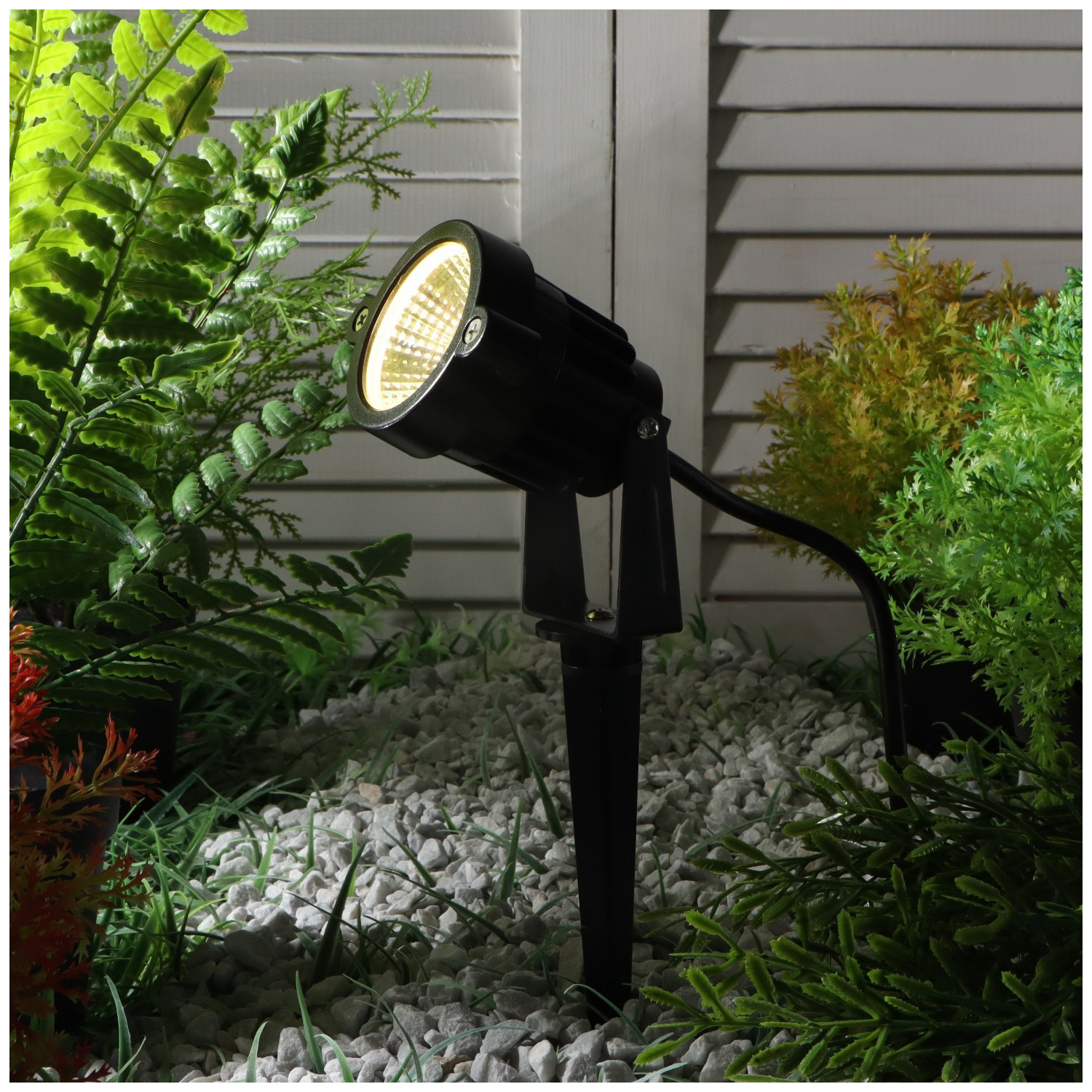 Foco LED Estaca Jardín 5W https://www.hbled.cl/wp-content/uploads/2025/04/34507-34508-5.jpg