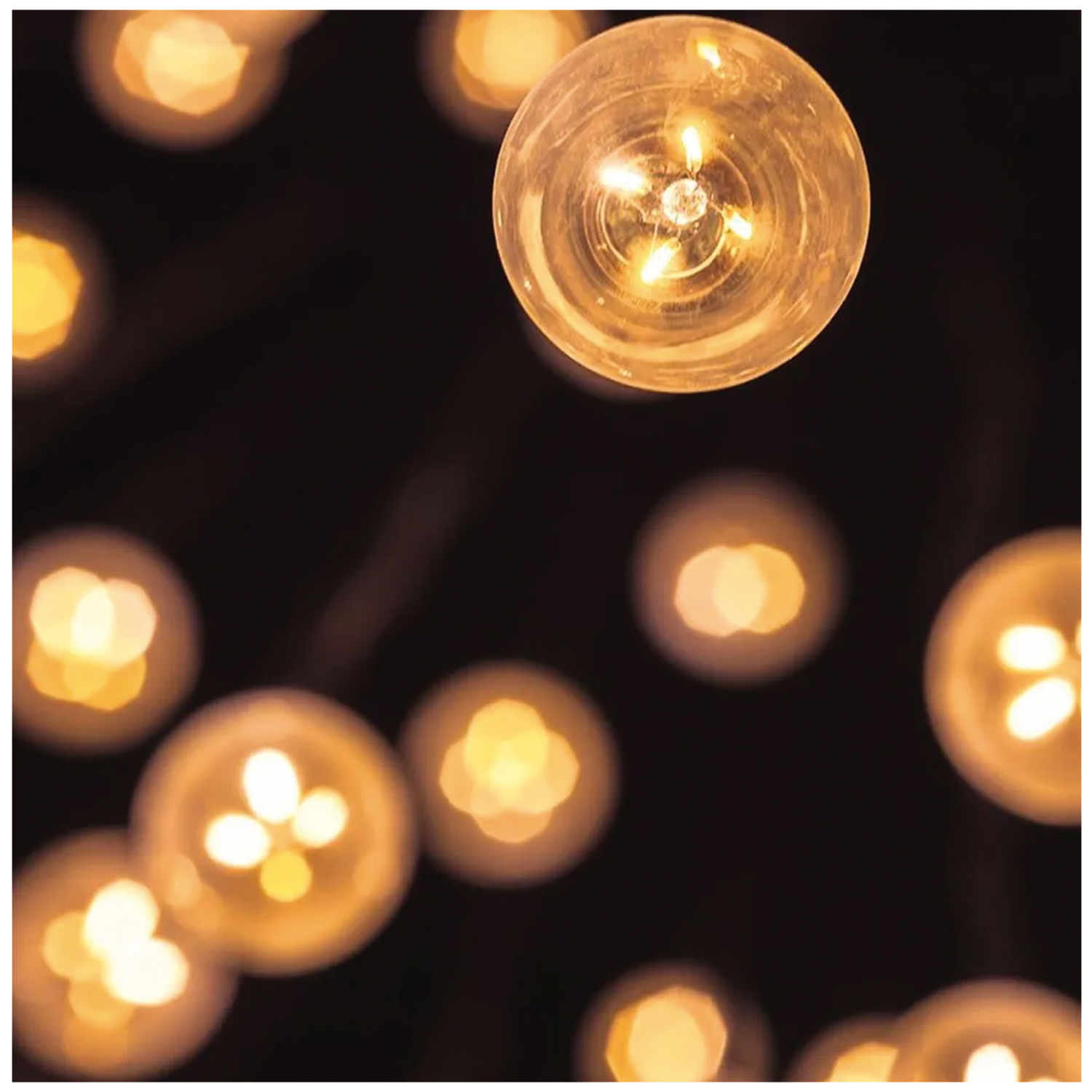 Ampolleta E-27 LED Filamento 6W (SKU:35485) https://www.hbled.cl/wp-content/uploads/2025/04/35485-35042-3.jpeg