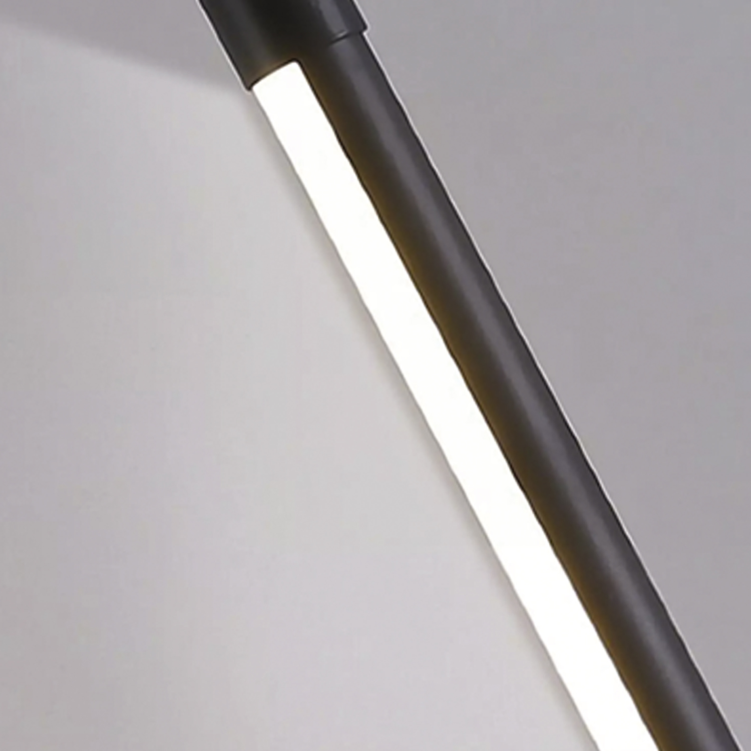 Lámpara de Pie LED Decorativa Con Control 56W 155CM (SKU:35518) https://www.hbled.cl/wp-content/uploads/2025/04/35518-5-1.jpg