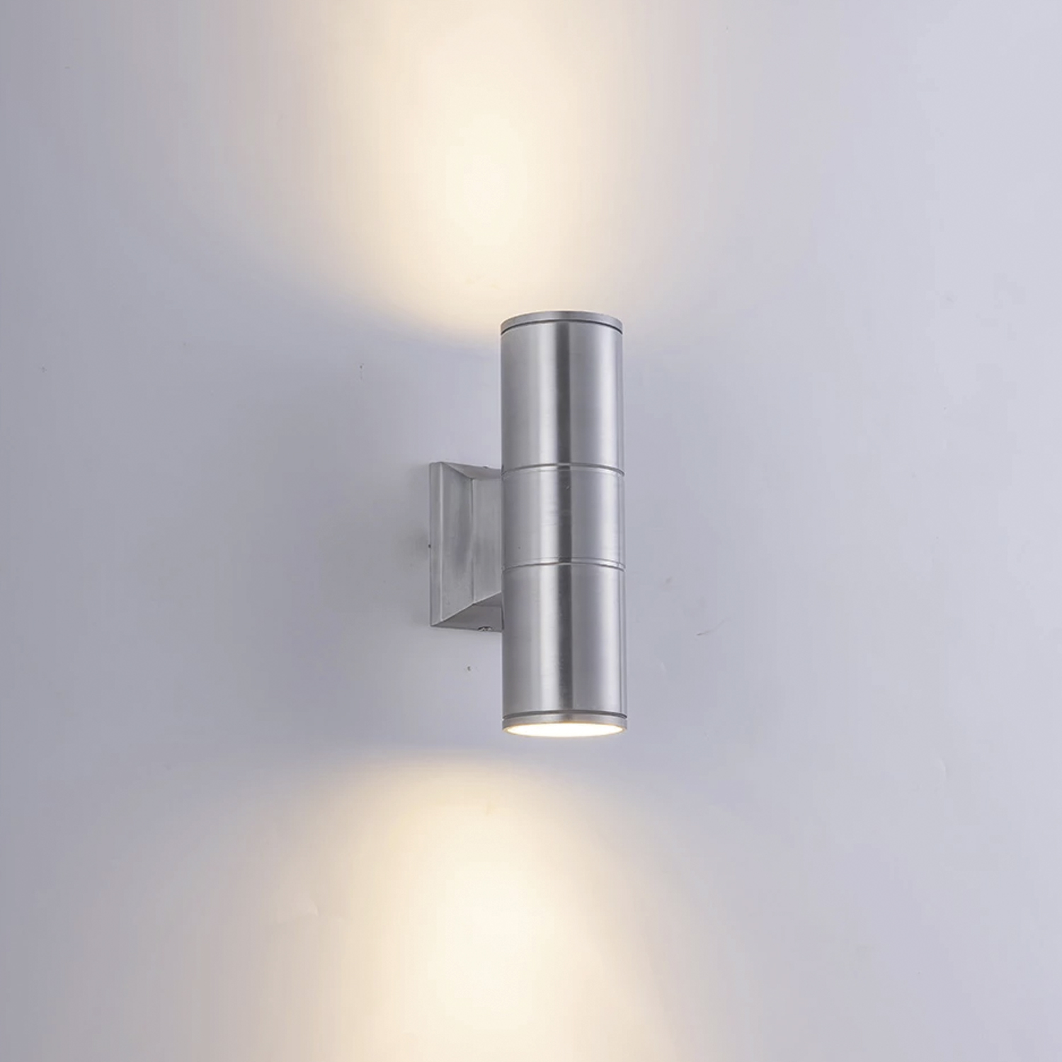 Apliqué Exterior o Interior Bidireccional Para Ampolleta 2xGU10 https://www.hbled.cl/wp-content/uploads/2025/04/35670-34565-34564-35834-3.jpeg