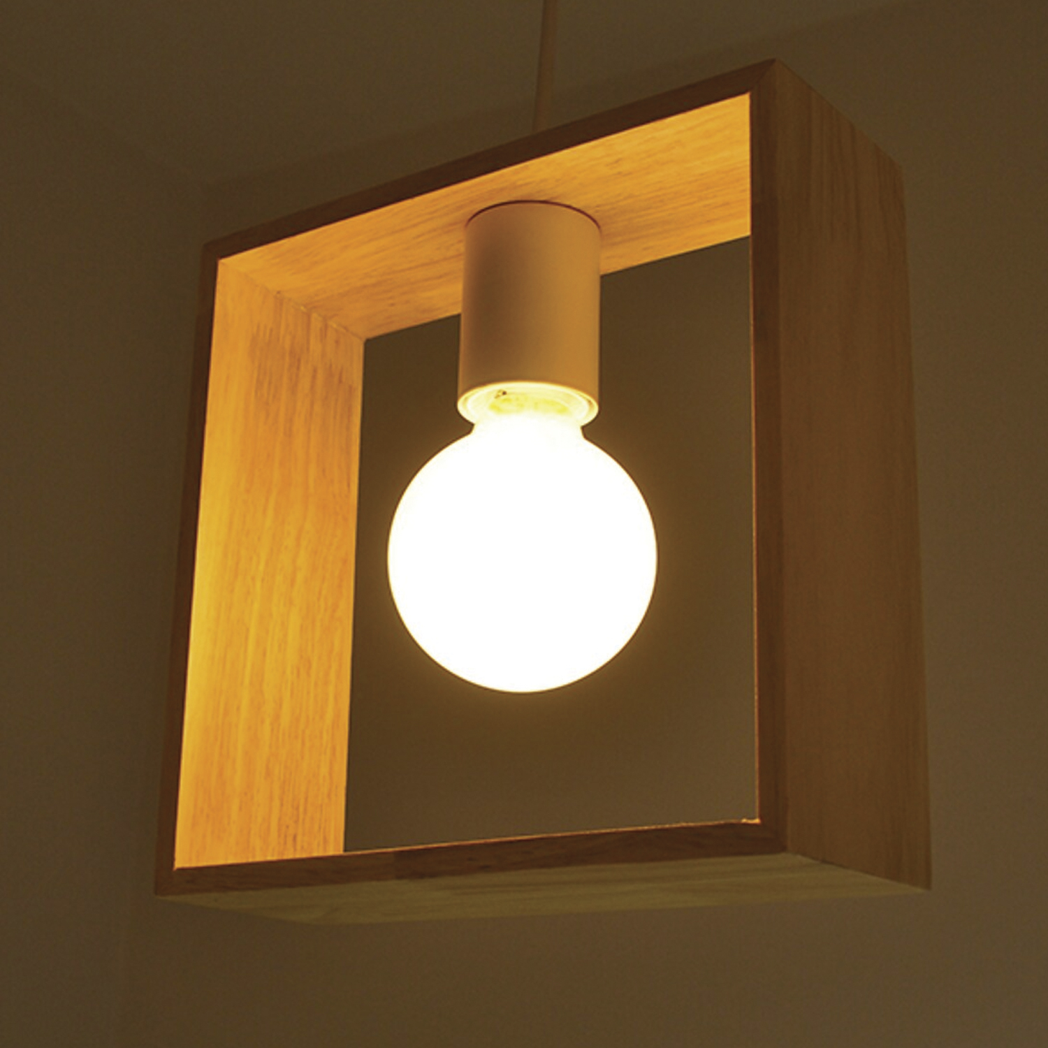 Lámpara Colgante de Madera Decorativa Cuadrada E-27 https://www.hbled.cl/wp-content/uploads/2025/04/35761-5.jpg