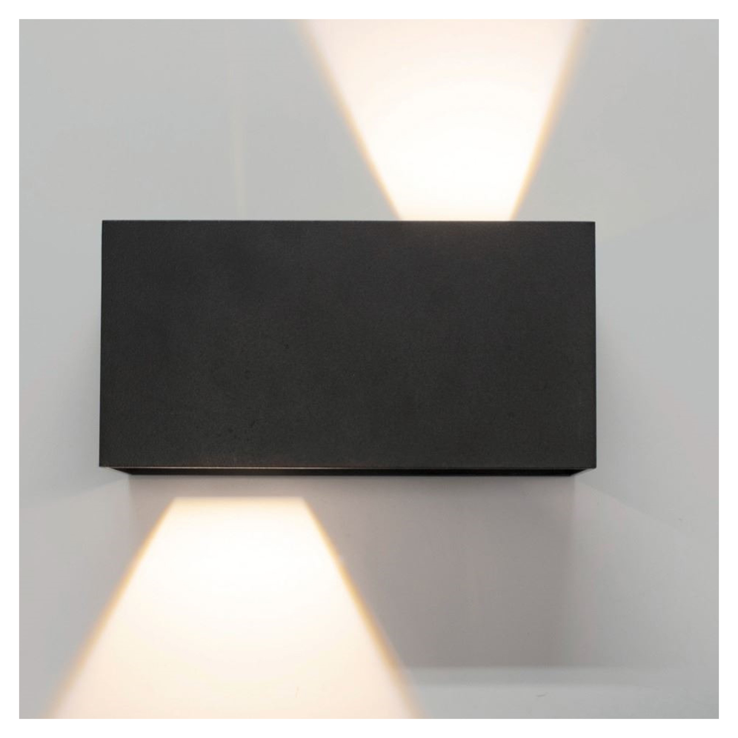 Apliqué LED Exterior Minimalista 2*6W Luz Cálida Negro https://www.hbled.cl/wp-content/uploads/2025/04/36129-4.jpg