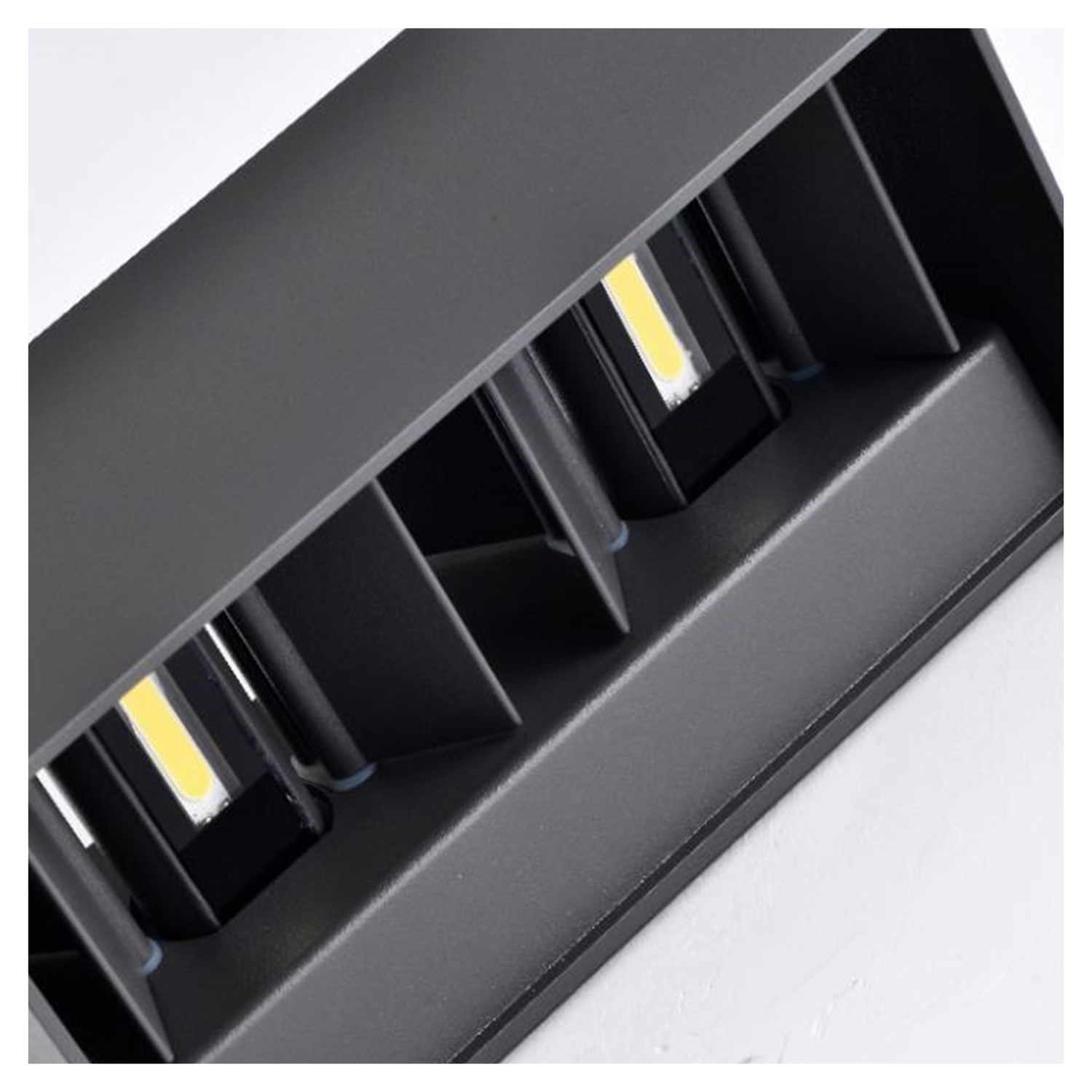 Apliqué LED Exterior Minimalista 2*6W Luz Cálida Negro https://www.hbled.cl/wp-content/uploads/2025/04/36129-7.jpg