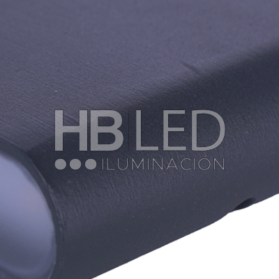 Apliqué LED Cuadrado 12W Cálido Negro (SKU:36131) https://www.hbled.cl/wp-content/uploads/2025/04/36131-2.jpg