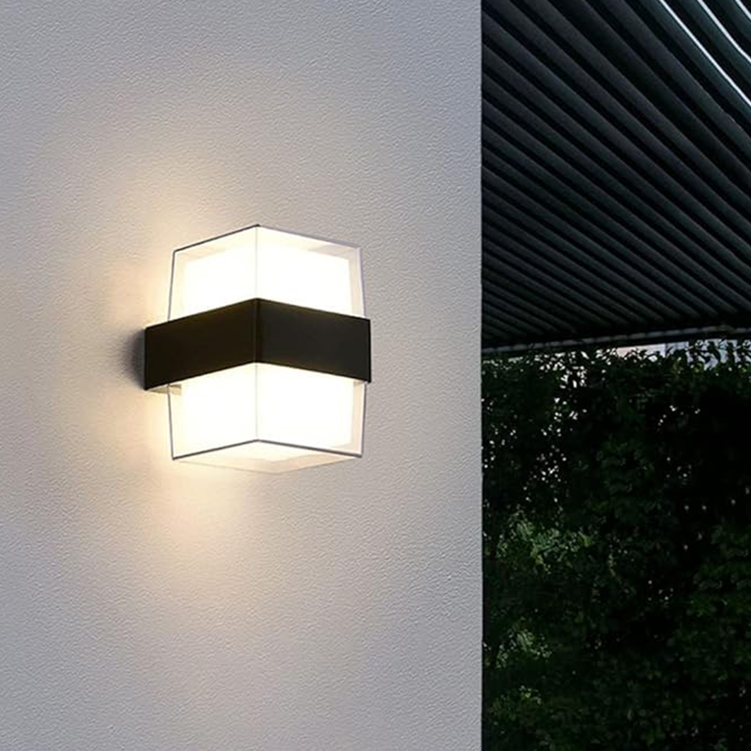 Apliqué de Pared LED Exterior Cuadrado 10W Cálido (SKU:36138) https://www.hbled.cl/wp-content/uploads/2025/04/36138-3.jpg