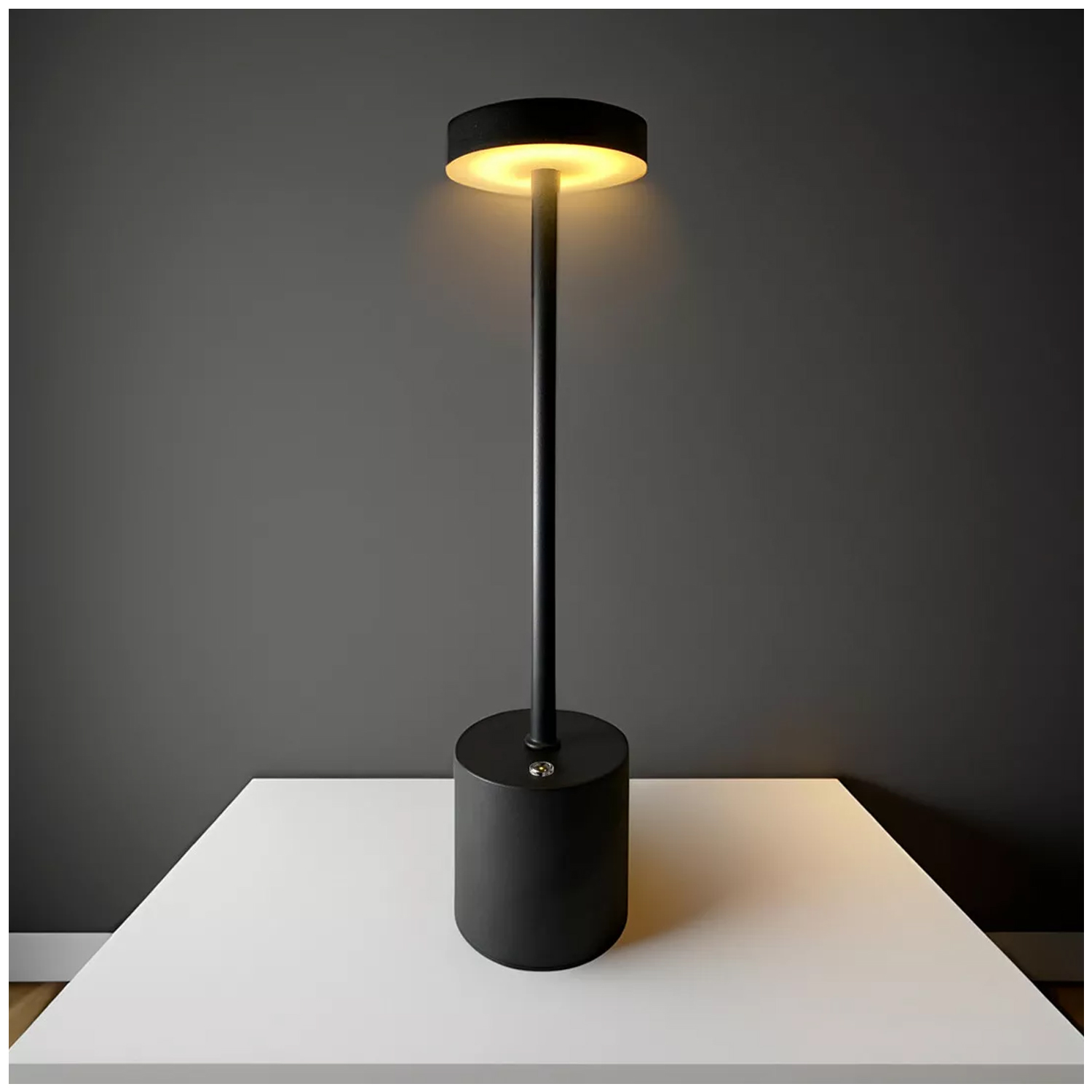 Lampara de Mesa Recargable/ Touch «Minimalista LED» Dimeable https://www.hbled.cl/wp-content/uploads/2025/04/36596-6.jpg