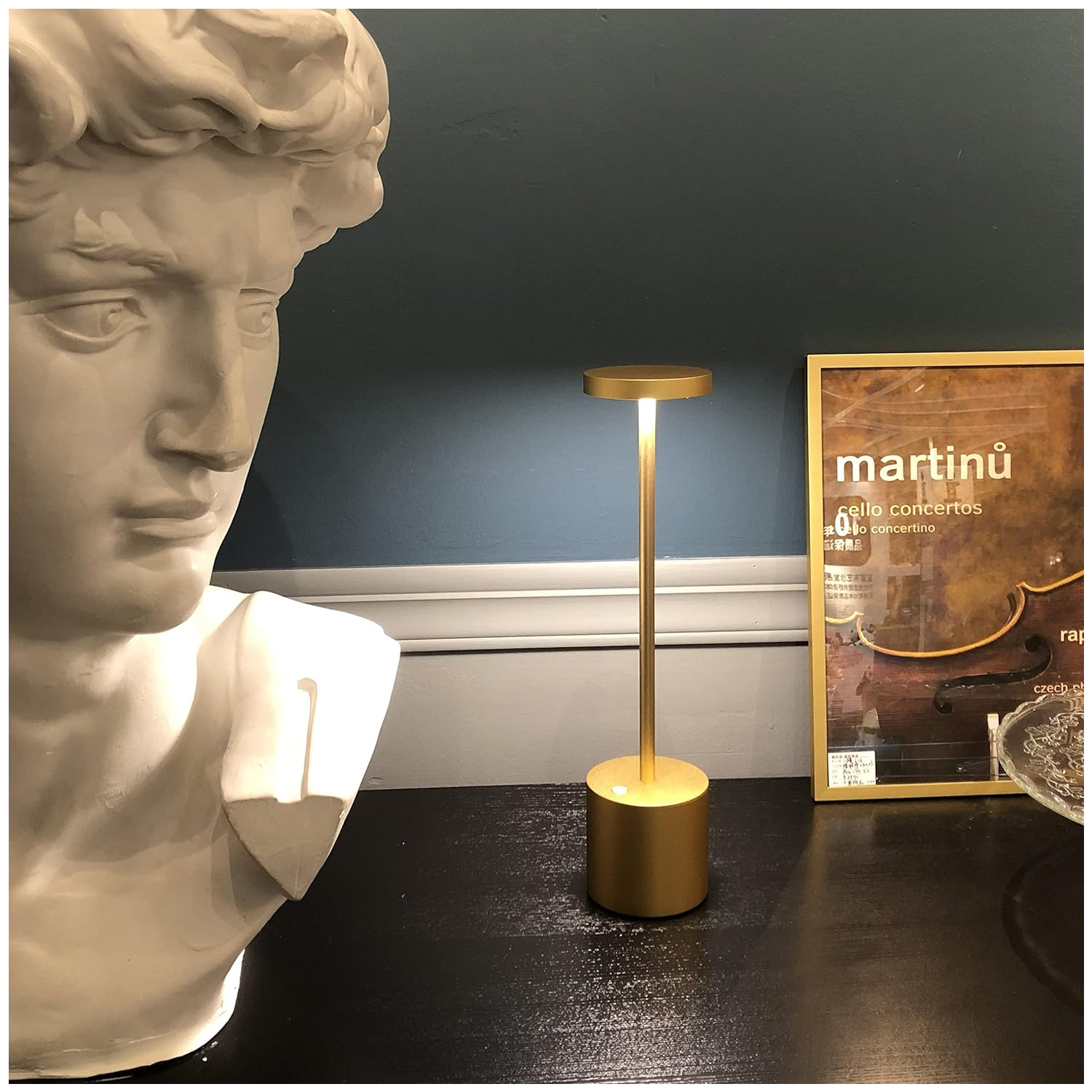 Lampara de Mesa Recargable/ Touch «Minimalista LED» Dimeable https://www.hbled.cl/wp-content/uploads/2025/04/36598-3.jpg