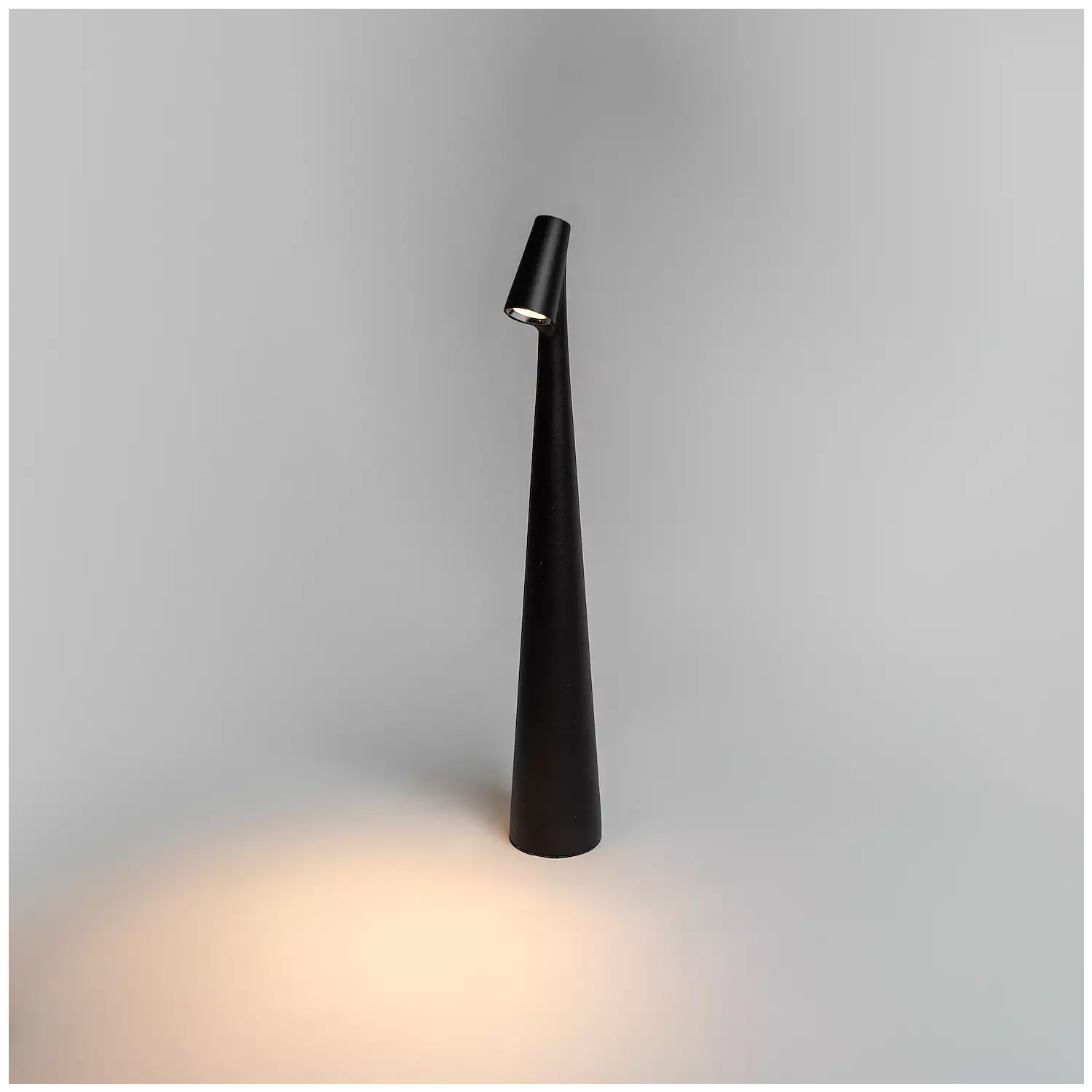Lámpara de Mesa Recargable/ Touch «Art Deco LED» Dimeable https://www.hbled.cl/wp-content/uploads/2025/04/36603-6.jpg