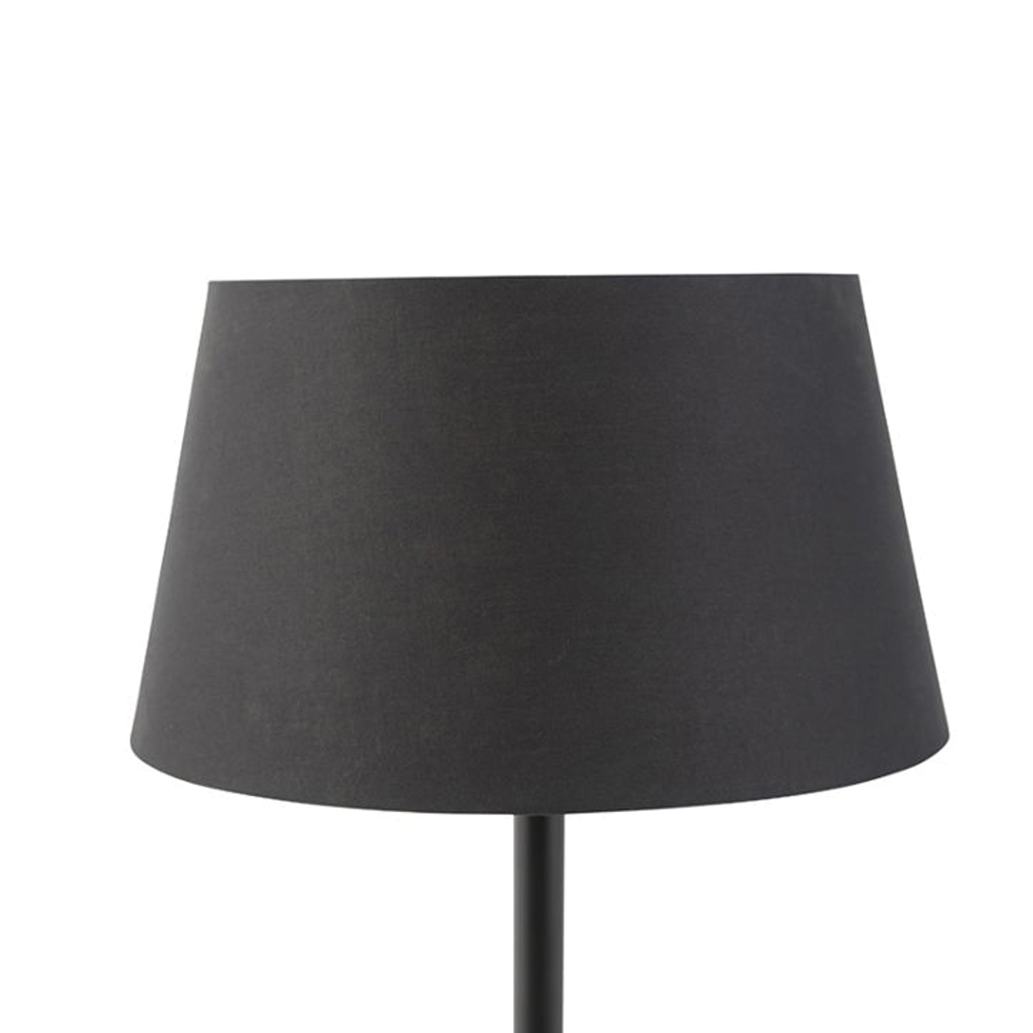 Lámpara de Mesa «Leonor» Con Pantalla E-27 Negro https://www.hbled.cl/wp-content/uploads/2025/04/LC0140-2.jpg