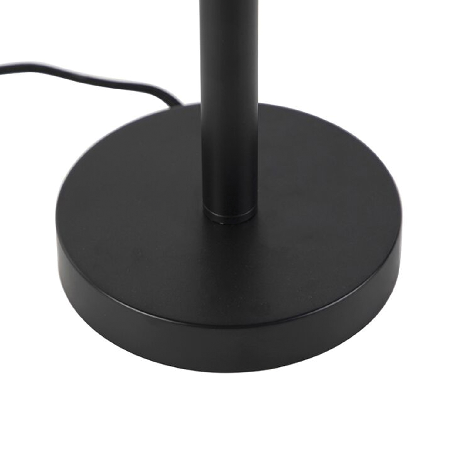 Lámpara de Mesa «Leonor» Con Pantalla E-27 Negro https://www.hbled.cl/wp-content/uploads/2025/04/LC0140-5.jpg
