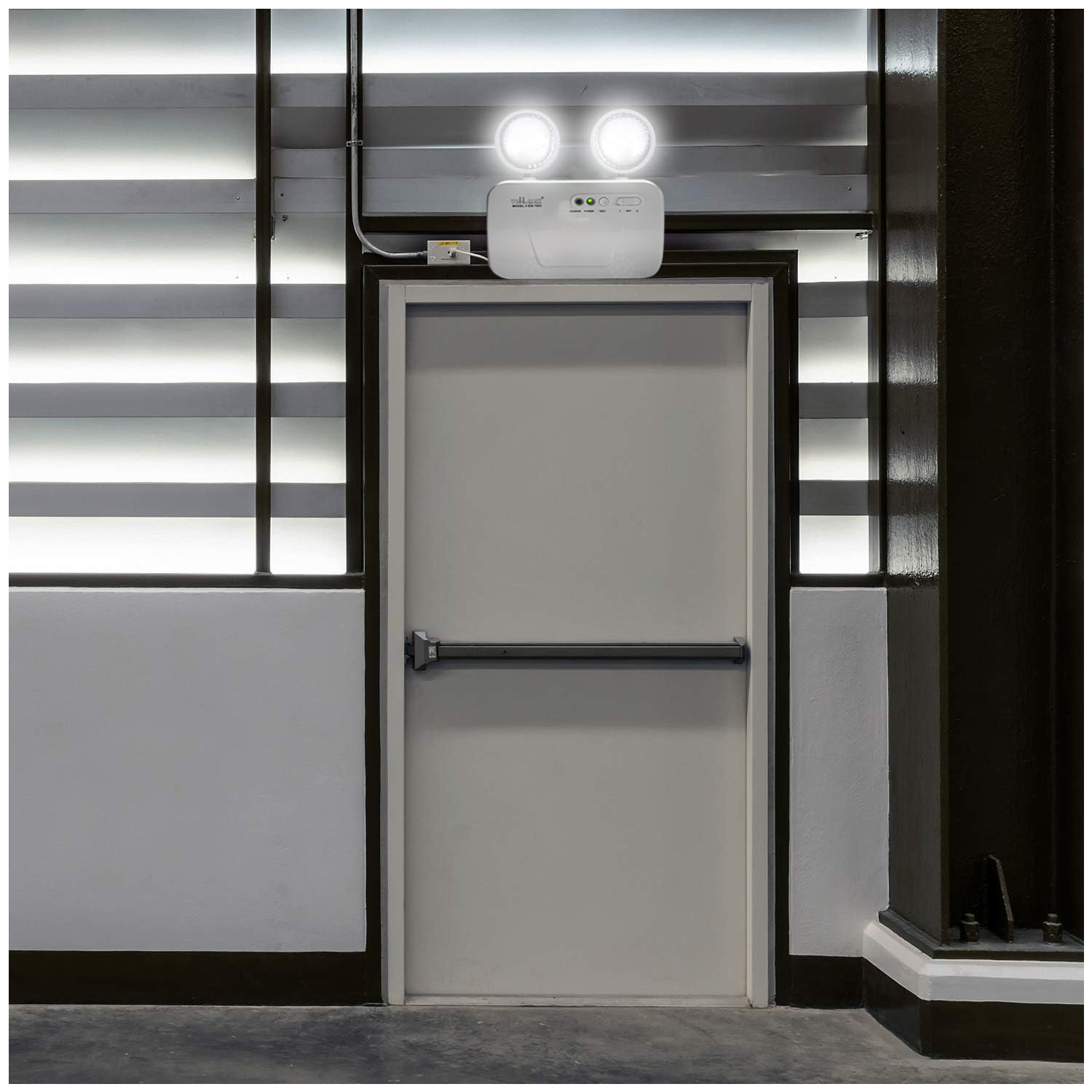Lámpara Emergencia LED Doble Foco 4 horas 2x3w https://www.hbled.cl/wp-content/uploads/2025/05/12345220-9.jpg